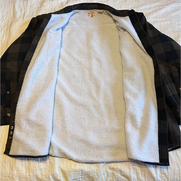 Redhead Shacket - Picture 4 of 6